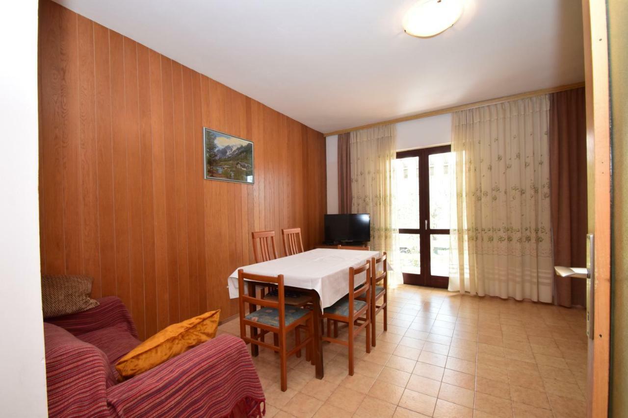 Apartments Ivan Starigrad Paklenica Exterior foto